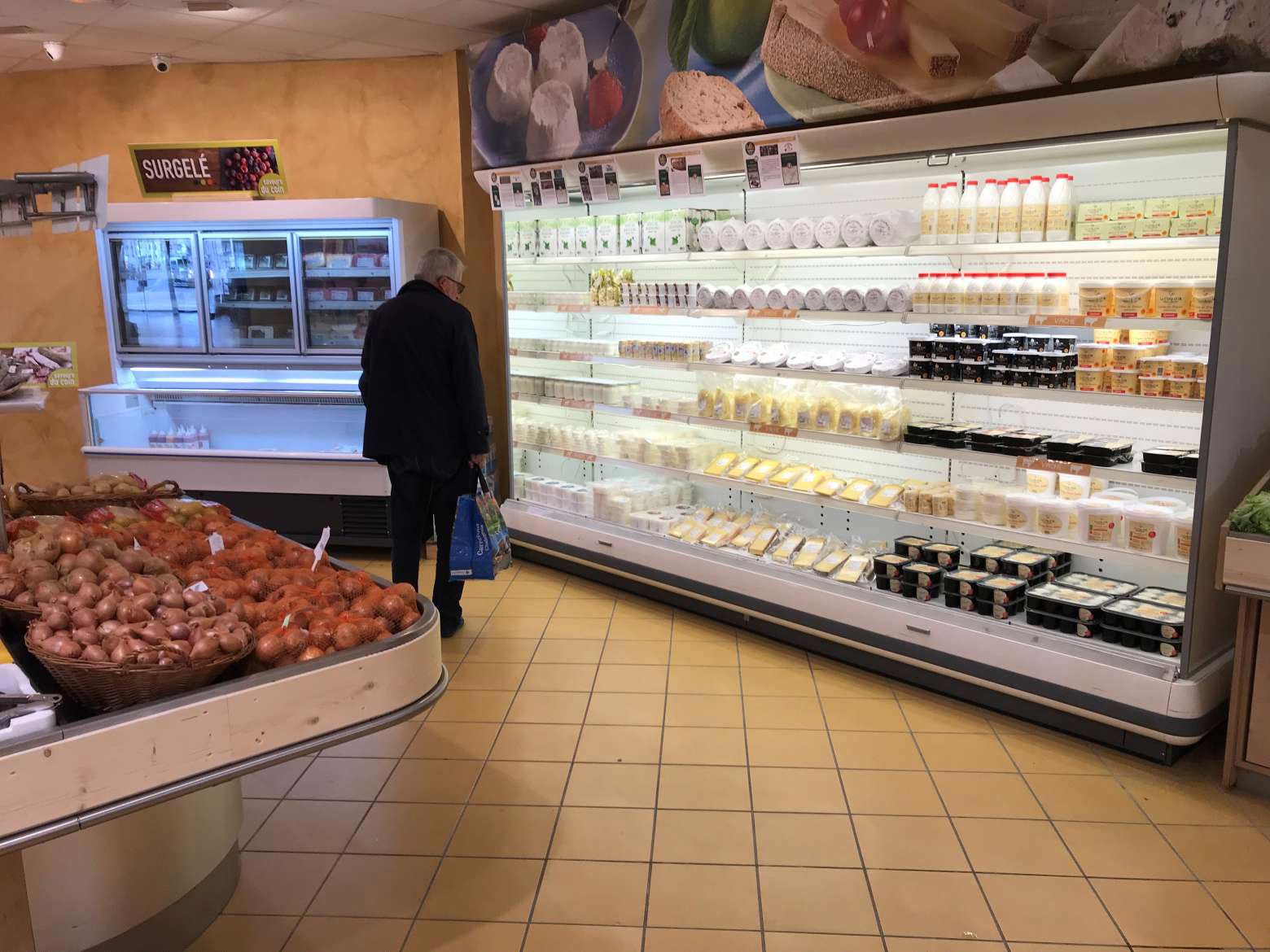 Rayon frigo fromages magasin de produits locaux